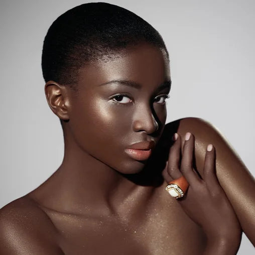 Brillo de labios natural color piel de Bare Me Sis
